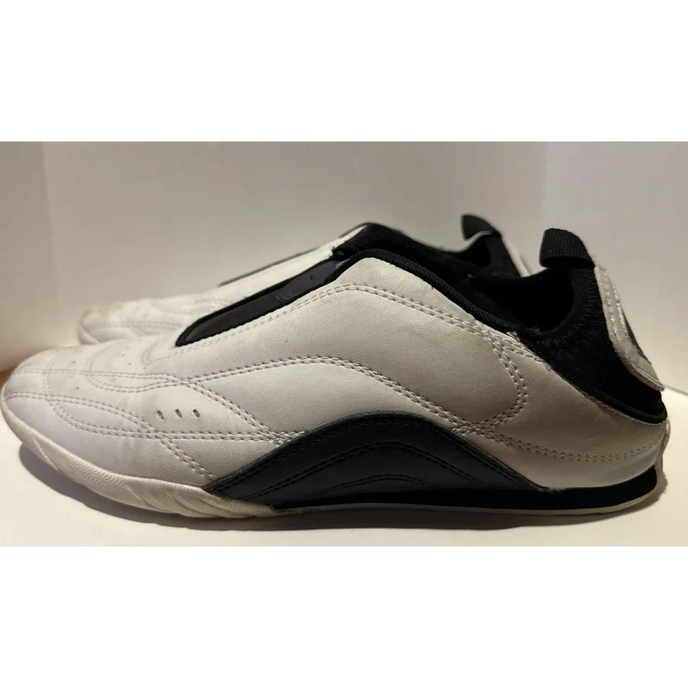 MOOTO WINGS Taekwondo Shoes Two Tone White & Black Size KOR 255‎ US 7